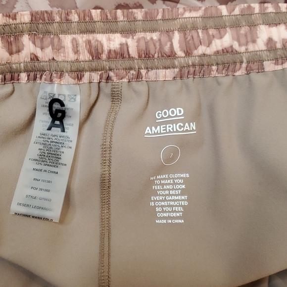 Good American Active Running Shorts - Picture 9 of 9